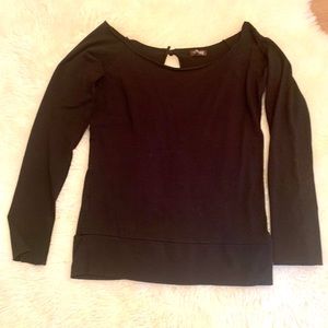 Women black Long sleeve open back t-shirt